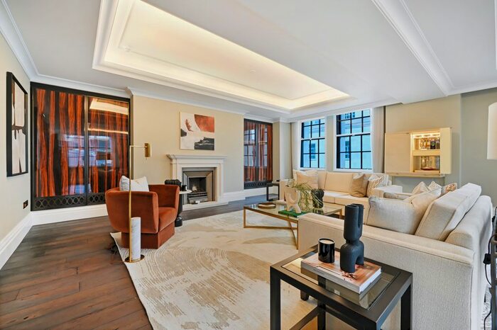 3 Bedroom Flat To Rent In Whitehall Place, London, SW1A