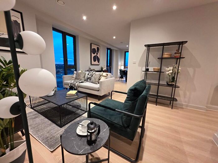 2 Bedroom Apartment To Rent In Waterhouse Gardens, Dutton Street, Manchester, M3