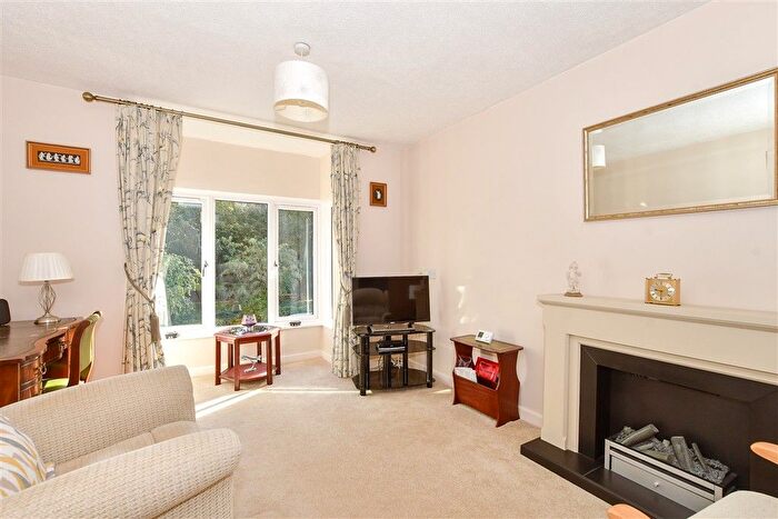 1 Bedroom Flat For Sale In Jasmine Court, Horsham, West Sussex, RH12