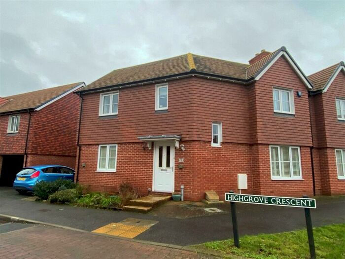 4 Bedroom Semi-Detached House To Rent In Highgrove Crescent, Polegate, BN26