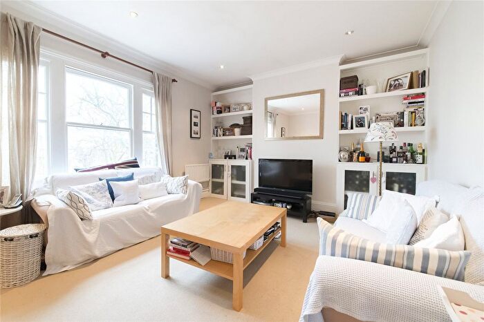 2 Bedroom Flat To Rent In New Kings Road, Parsons Green, Fulham, London, SW6
