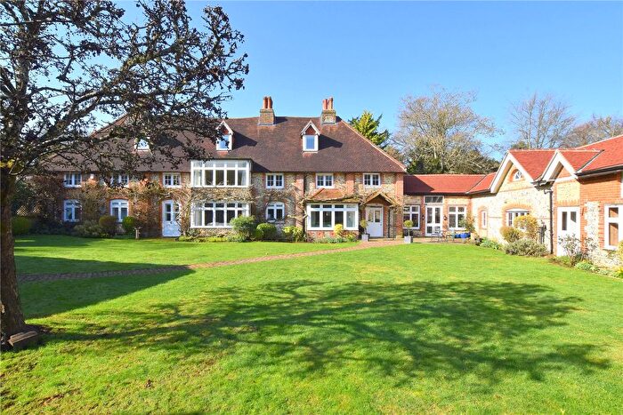 8 Bedroom Detached House For Sale In Green Dene, East Horsley, KT24