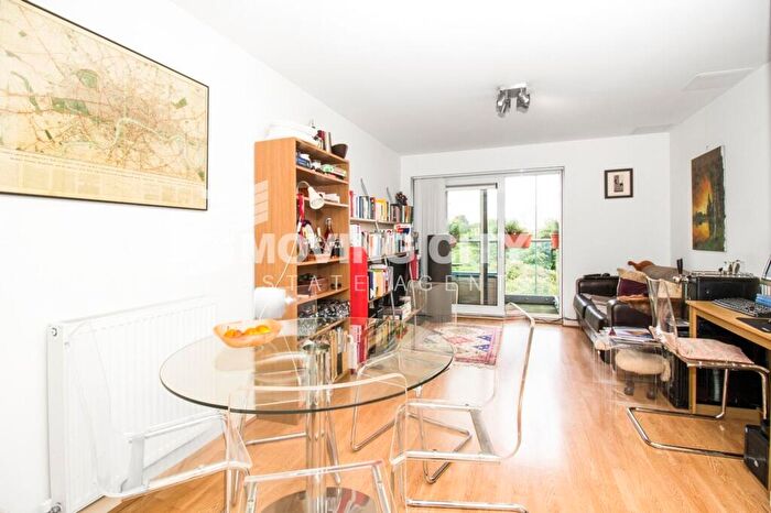 1 Bedroom Apartment For Sale In Tequila Wharf, Commercial Road, E14
