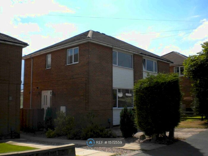 3 Bedroom Semi-Detached House To Rent In Patterdale Drive, Huddersfield, HD5