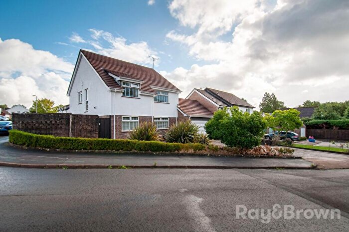 4 Bedroom Detached House For Sale In Chartwell Drive, Cardiff, CF14