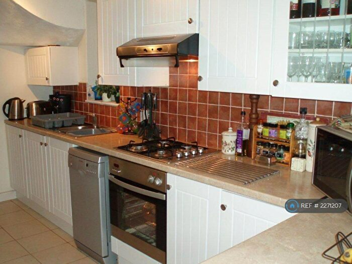 5 Bedroom Semi-Detached House To Rent In Boundary Crescent, Nottingham, NG9