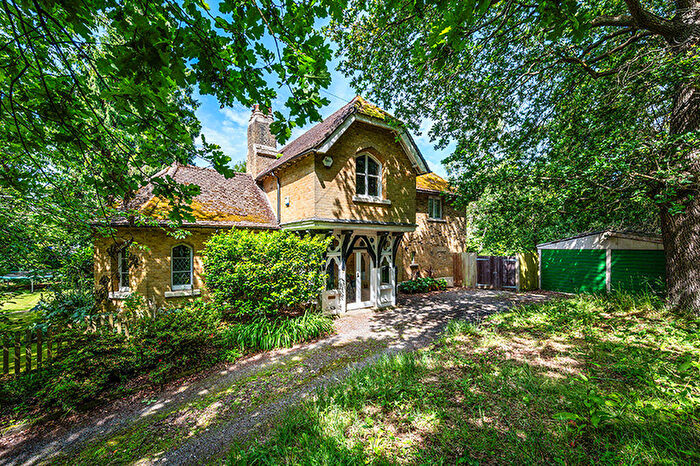 3 Bedroom Detached House For Sale In Nutfield Road, Redhill, RH1