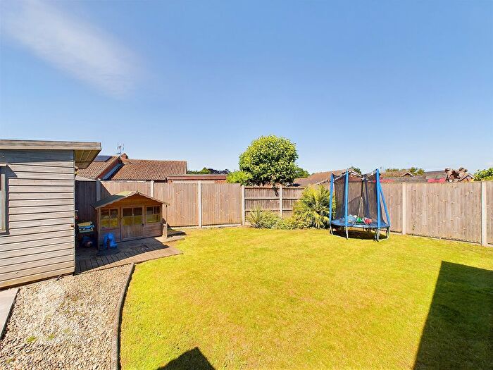 3 Bedroom Detached Bungalow For Sale In Christine Avenue, Lingwood, Norwich, NR13