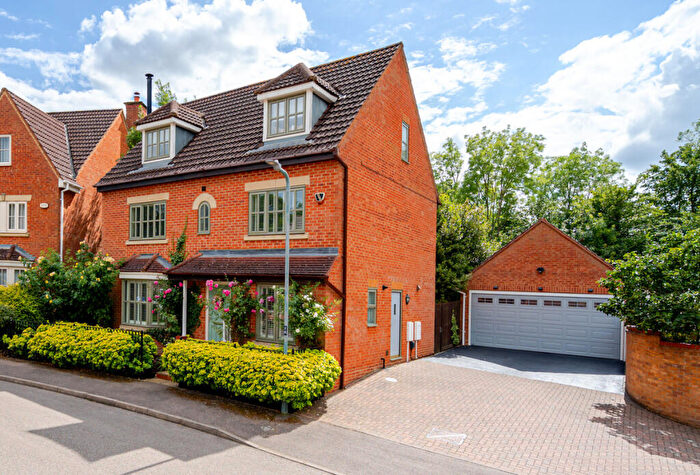 6 Bedroom Detached House For Sale In Beddoes Croft, Medbourne, Milton Keynes, MK5