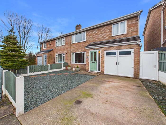 3 Bedroom Semi Detached House For Sale In Benwell Close, Carlisle, CA2