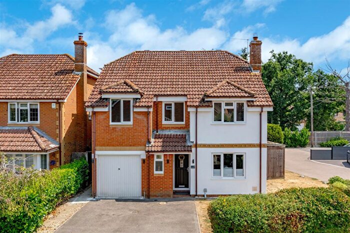 5 Bedroom Detached House For Sale In Quebec Close, Horley, RH6