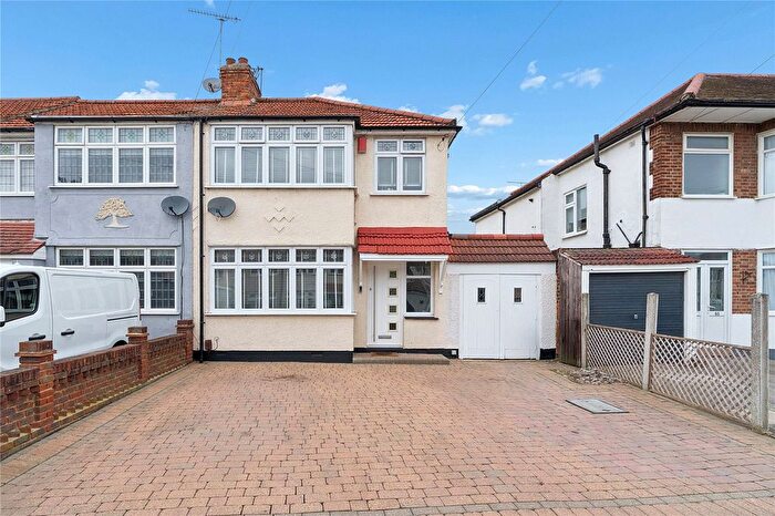 3 Bedroom Semi-Detached House For Sale In Heather Way, Rise Park, RM1