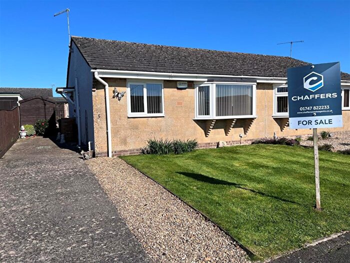 2 Bedroom Semi Detached Bungalow For Sale In Arun Close, Gillingham, SP8