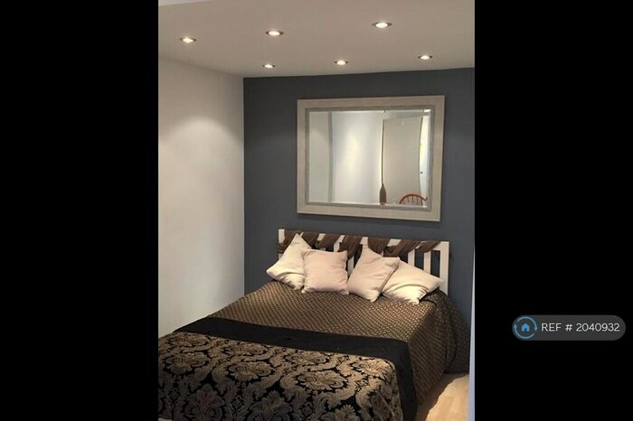 Studio To Rent In Newcourt Street, London, NW8