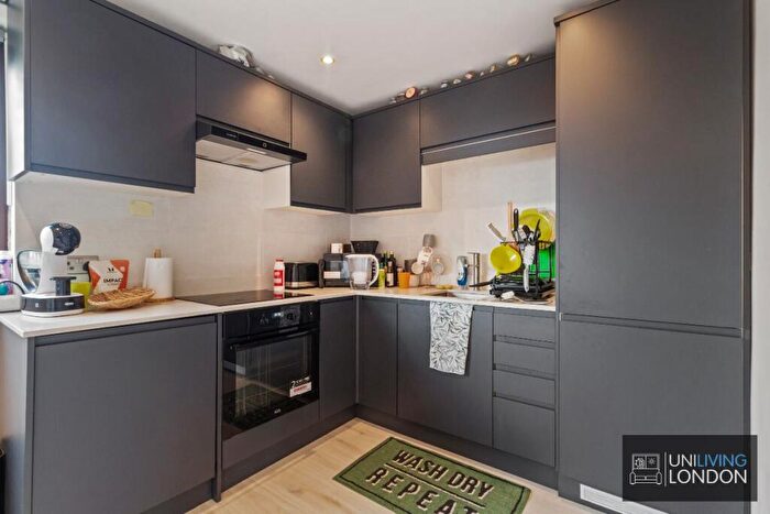 2 Bedroom Flat To Rent In Minton Mews, London, NW6