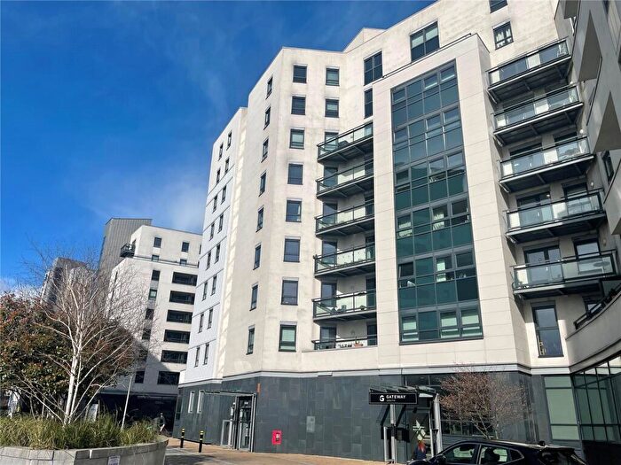 2 Bedroom Apartment To Rent In Gateway South, Marsh Lane, Leeds, LS9