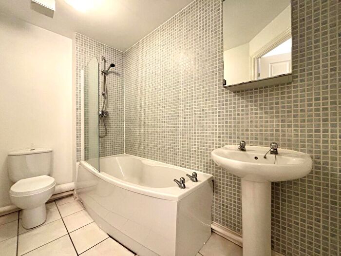 2 Bedroom Apartment To Rent In Congreve Way, Stratford Upon Avon, CV37