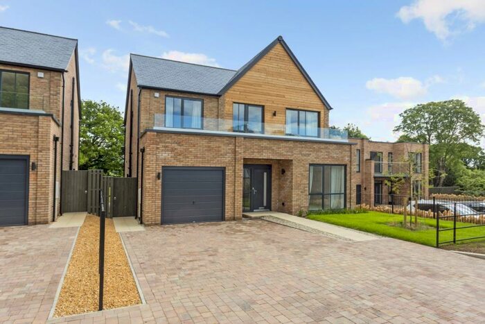 4 Bedroom Detached House To Rent In John Martin Gardens Standish, GL10