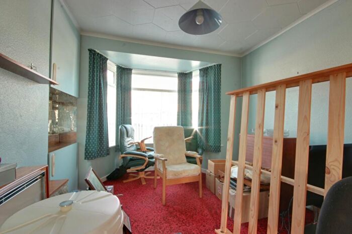 3 Bedroom Terraced House For Sale In Sutherland Avenue, Hull, HU6