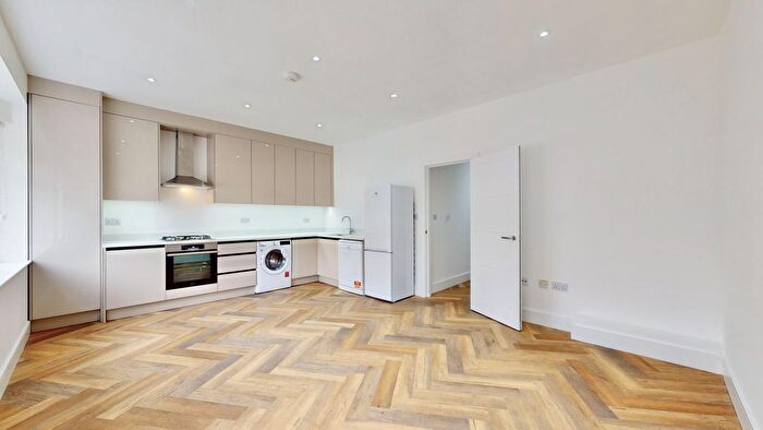 2 Bedroom Flat To Rent In Greenford Road, Greenford, Greater London, UB6