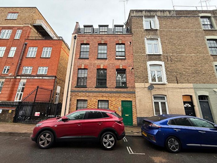 2 Bedroom Flat To Rent In Batty Street, London, Greater London, E1
