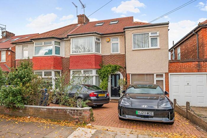 6 Bedroom Semi-Detached House For Sale In Cheviot Gardens, Cricklewood, London, NW2