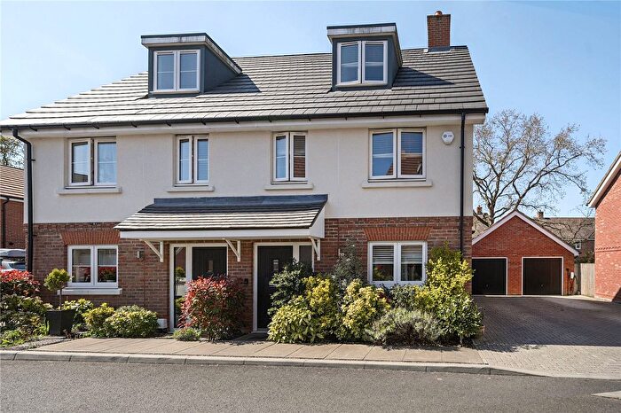 3 Bedroom Semi Detached House For Sale In Alden Copse, Tongham, Farnham, Surrey, GU10