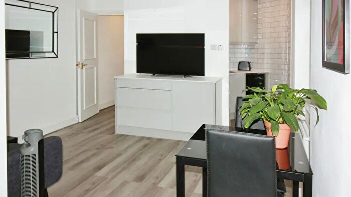 Studio For Sale In Harrowby Street, Marylebone, London, W1H