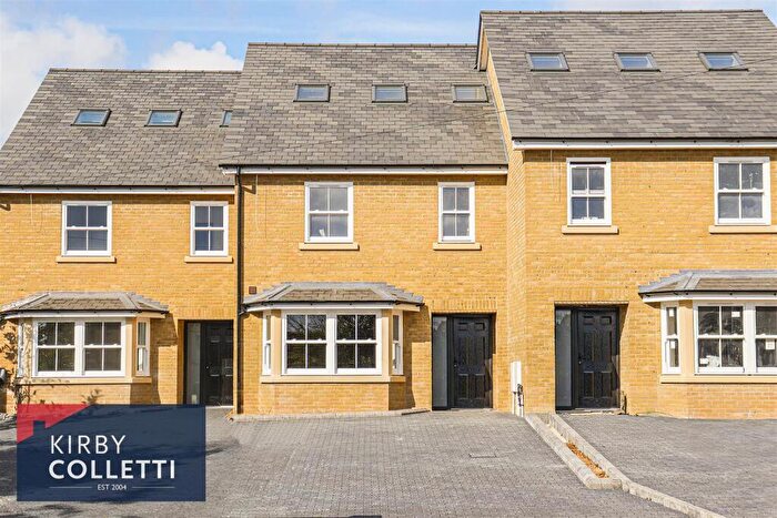 4 Bedroom Terraced House For Sale In Ware Road, Hoddesdon, EN11