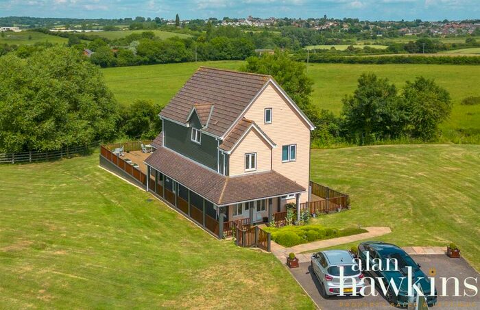 4 Bedroom Detached House For Sale In Wiltshire Crescent, Royal Wootton Bassett, SN4