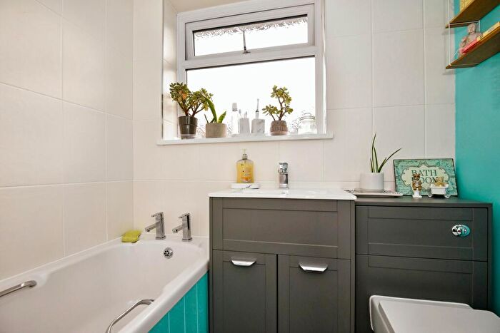 2 Bedroom Semi-Detached House For Sale In Leeward Road, Rochester, Kent, ME1