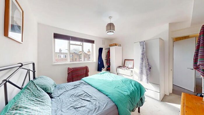 1 Bedroom Flat To Rent In Southgate Road, London, N1