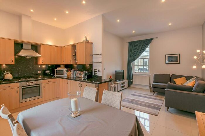 2 Bedroom Flat For Sale In Lanesborough Court, Gosforth, Newcastle Upon Tyne, NE3
