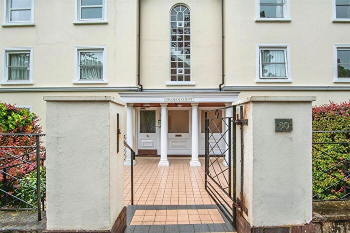 2 Bedroom Flat For Sale In Graham Court, Malvern, WR14