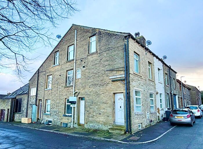 2 Bedroom End Of Terrace House To Rent In Woodhead Street, Halifax, West Yorkshire, HX2