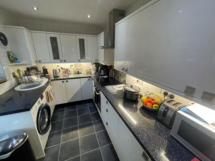 2 Bedroom Semi-Detached Bungalow For Sale In Colorado Grove, Darlington, DL1
