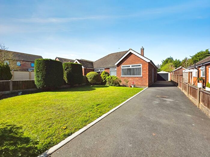 2 Bedroom Semi-Detached Bungalow For Sale In School Fold, Hesketh Bank, PR4