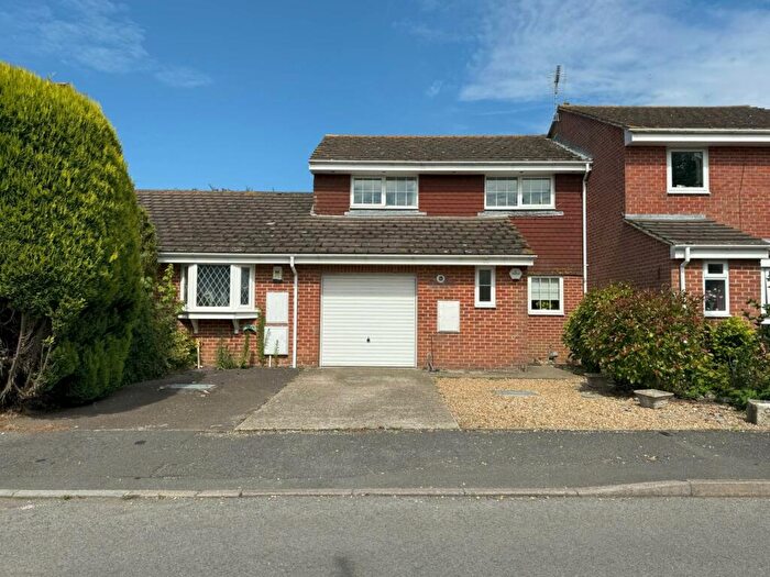 4 Bedroom House To Rent In Douglas Close, Ford, BN18
