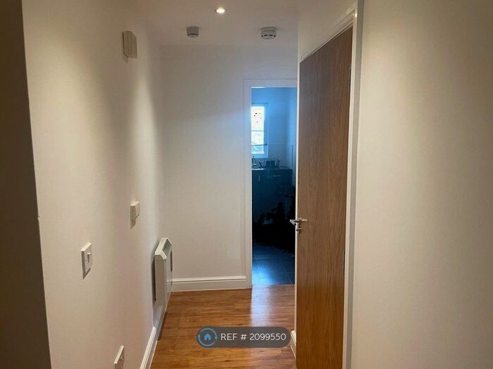 2 Bedroom Flat To Rent In Newton Road, Great Barr, Birmingham, B43