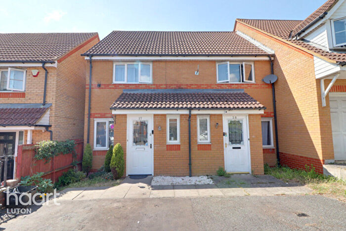 2 Bedroom Terraced House For Sale In Dunraven Avenue, Luton, LU1