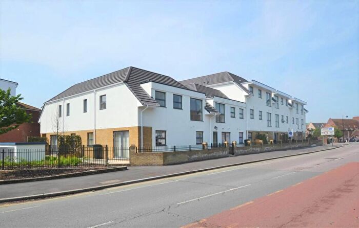 2 Bedroom Flat For Sale In Station Road, West Drayton, UB7