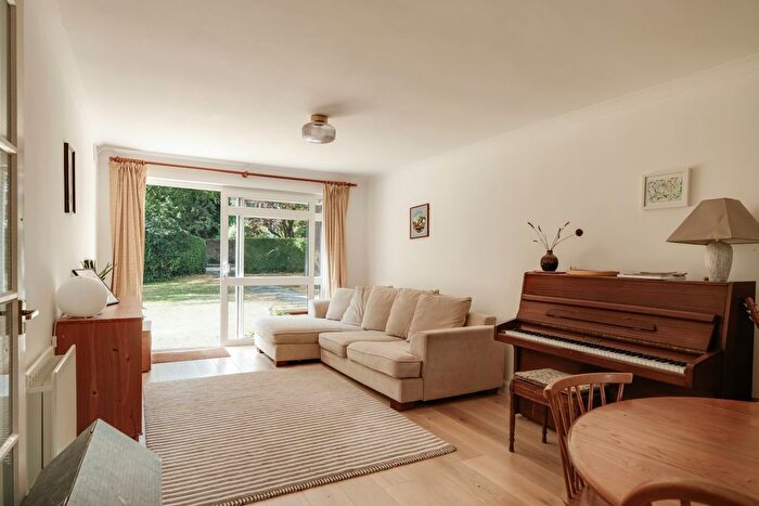 2 Bedroom Flat For Sale In Goodeve Road, Bristol, BS9