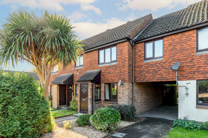 2 Bedroom Terraced House To Rent In Windmill Court, RH10