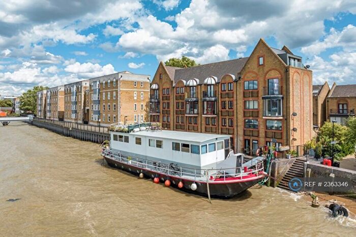 2 Bedroom House Boat To Rent In Rotherhithe Street, London, SE16