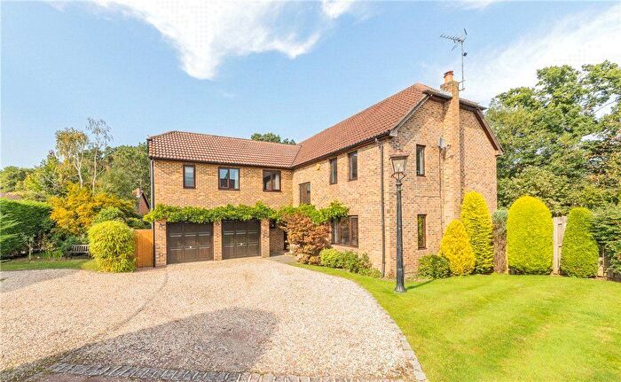 5 Bedroom Detached House For Sale In Finchampstead, Wokingham, Berkshire, RG40