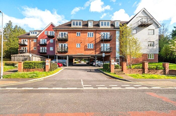 1 Bedroom Flat For Sale In Cardew Court, Crowthorne Road, Bracknell, RG12