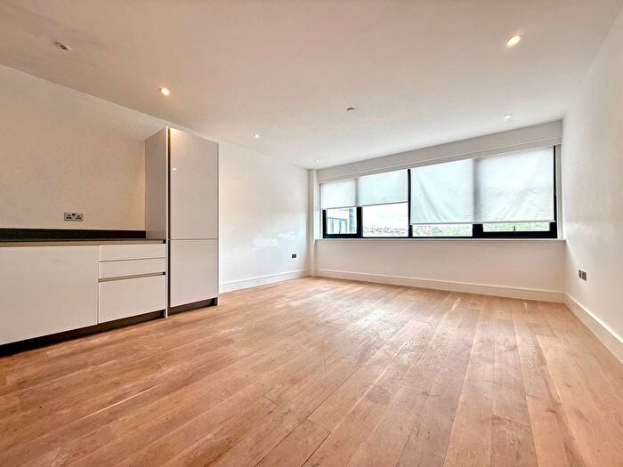 2 Bedroom Flat To Rent In Romney Place, Maidstone, ME15