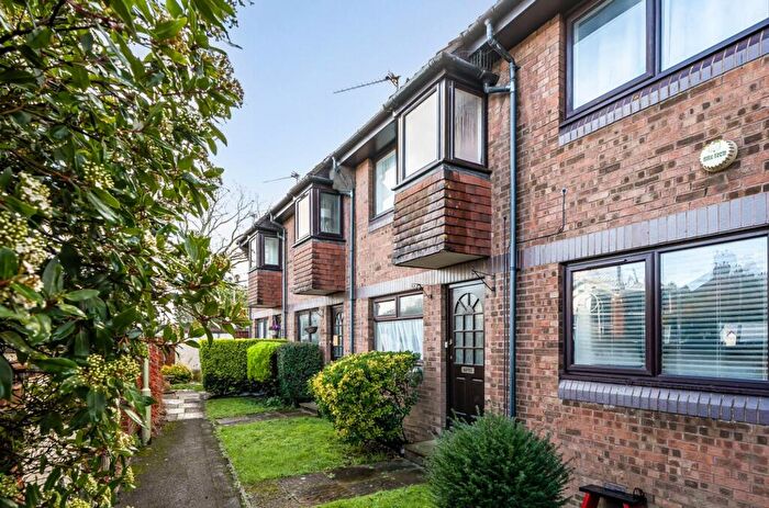 1 Bedroom Flat For Sale In Meon Close, Petersfield, GU32