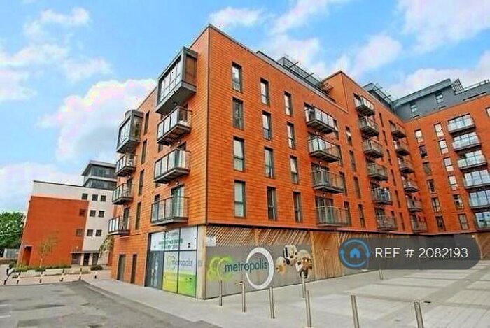 2 Bedroom Flat To Rent In Railway Terrace, Slough, SL2