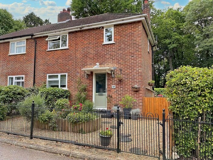 2 Bedroom Semi-Detached House For Sale In Fort Road, Halstead, Sevenoaks, TN14